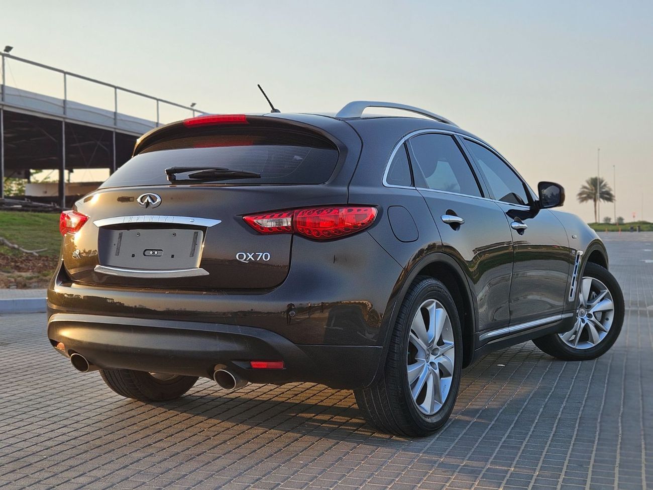 إنفينيتي QX70 إكسيلنس
