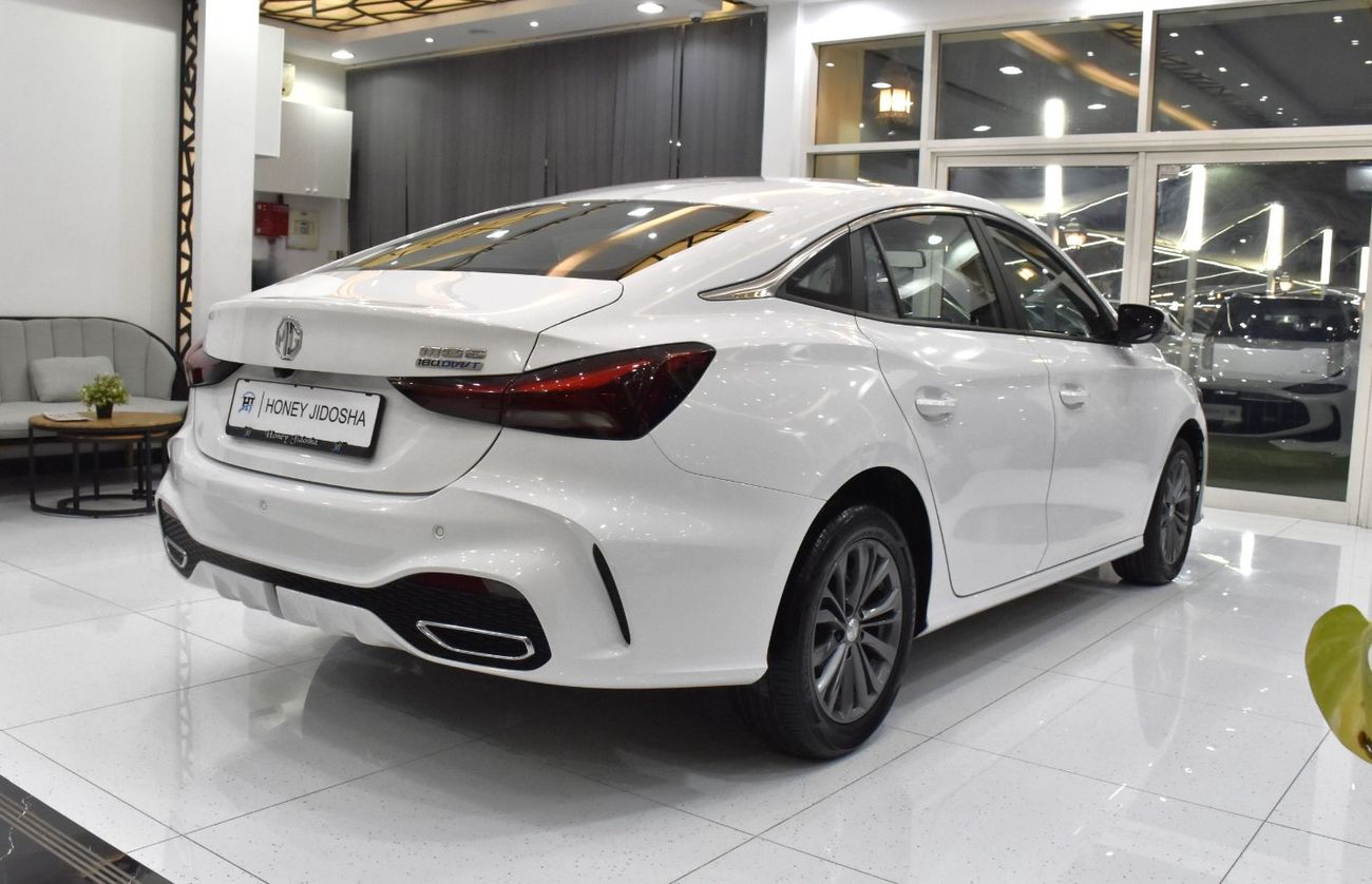 أم جي 5 عرض ممتاز لسيارة MG5 180 DVVT (موديل 2025) باللون الأبيض وبمواصفات صينية