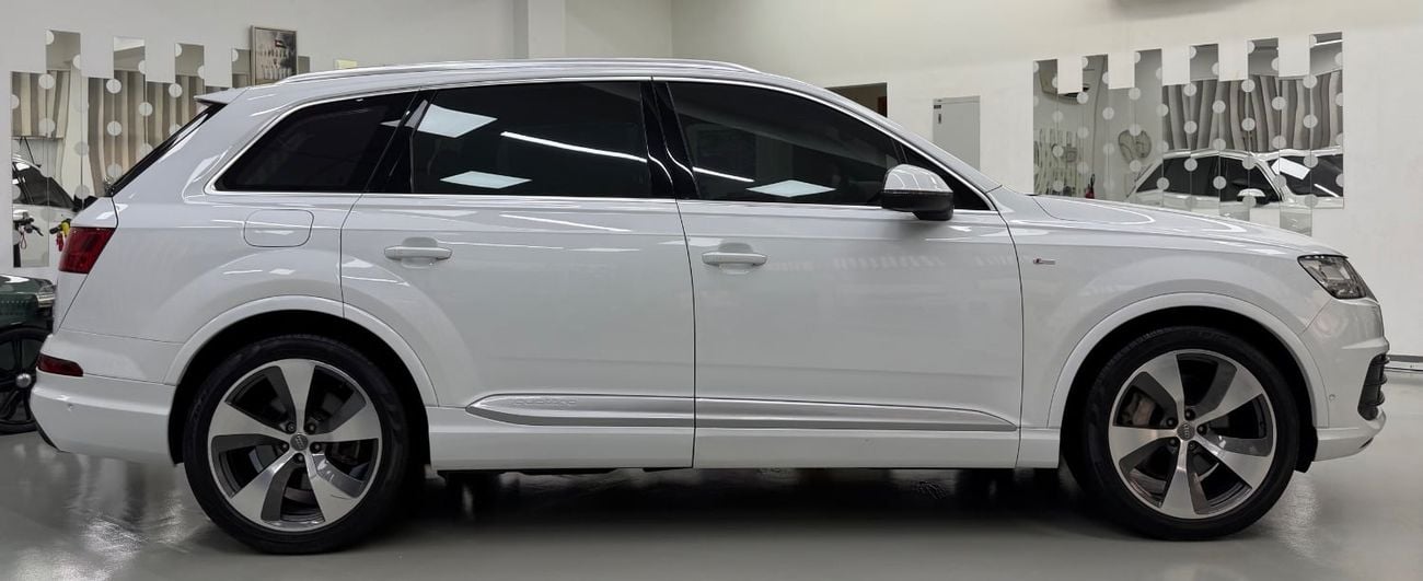 Audi Q7 45 TFSI S-LINE