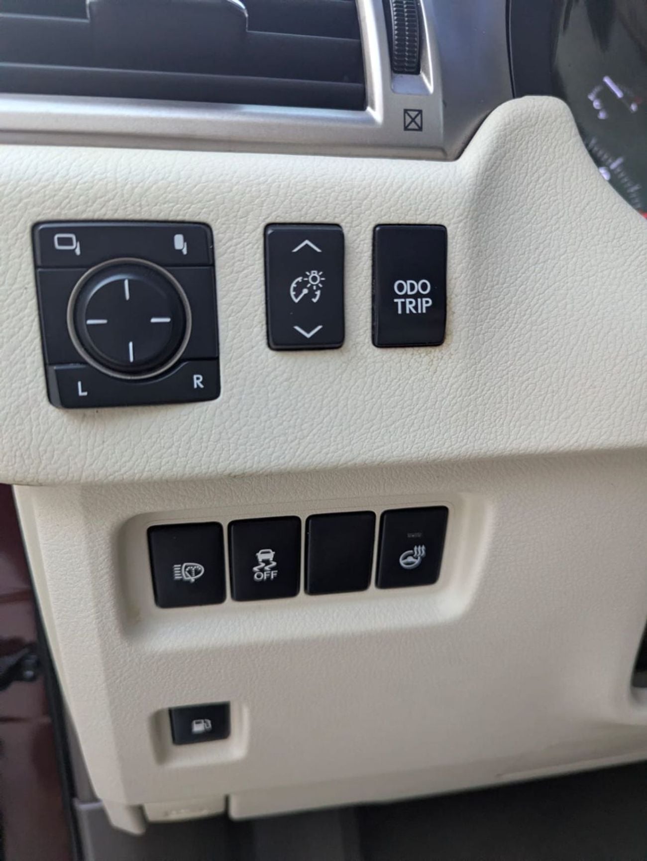 لكزس GX 460 PREMIER مواصفات خليجية، محرك V6، حالة داخلية وخارجية ممتازة
