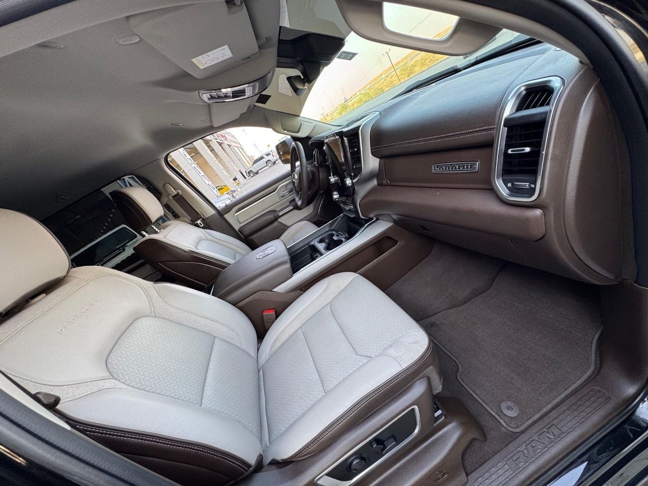 رام لارامي RAM 1500 SST / LARAMIE 4X4 / CHROME PACK / HURRICANE ENGINE / ZERO DOWN PAYMENT AVAILABL
