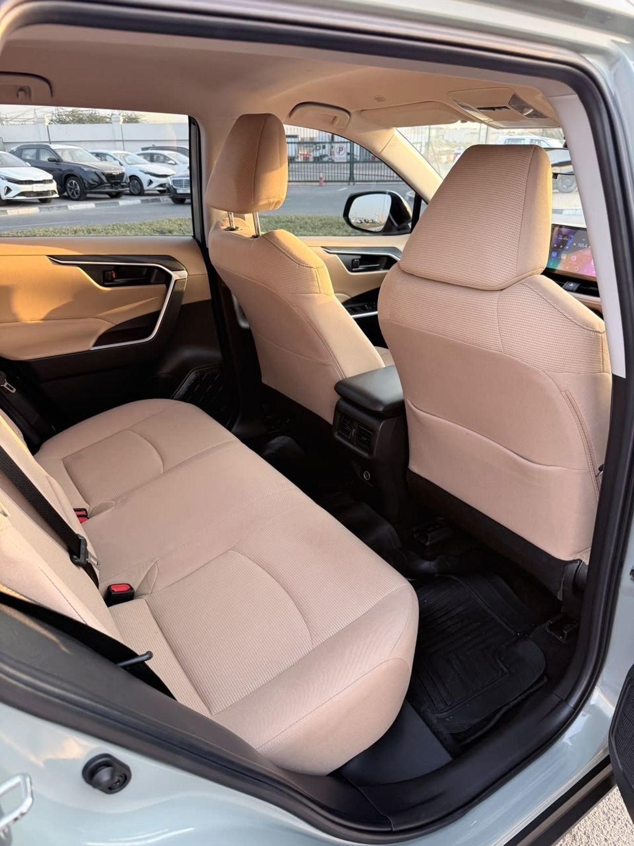 Toyota RAV4 EX RAV4 GCC 2023 model mid option