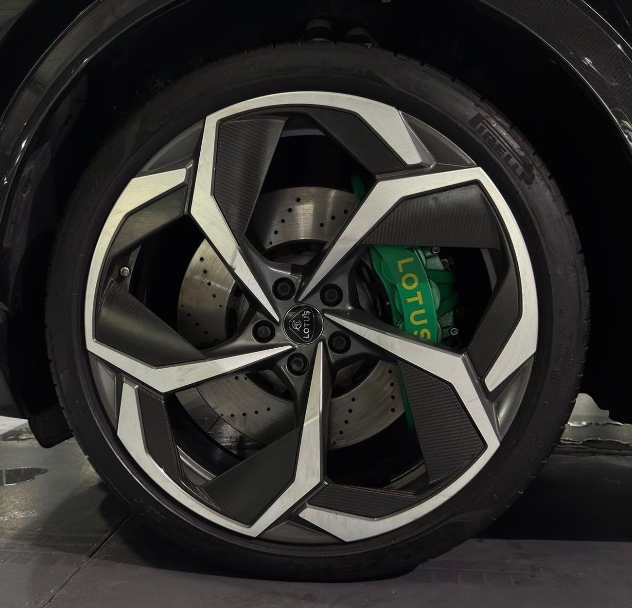 Lotus Eletre STANDARD