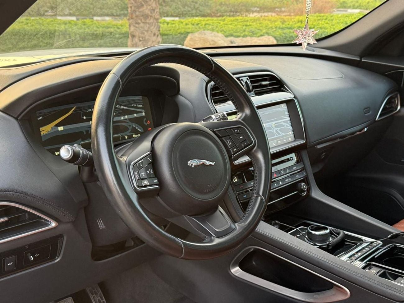 Jaguar F-PACE PORTFOLIO Jaguar F-Pace 2017 | GCC Specs | Low Mileage | Pristine Condition