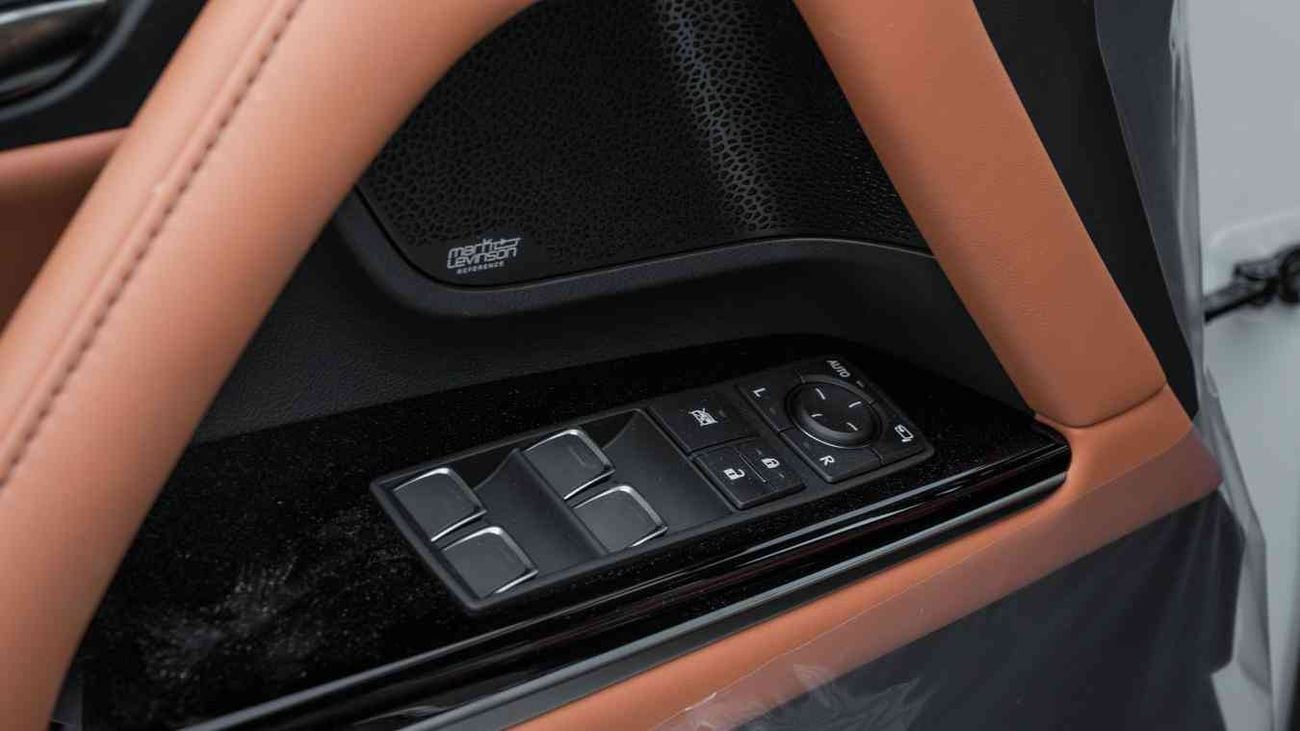 لكزس LX 700h VIP ECTAV0008 - لكزس LX700h VIP موديل 2026 - محرك هجين 3.5 لتر، ناقل حركة أوتوماتيكي - لون أبيض مع مقصور