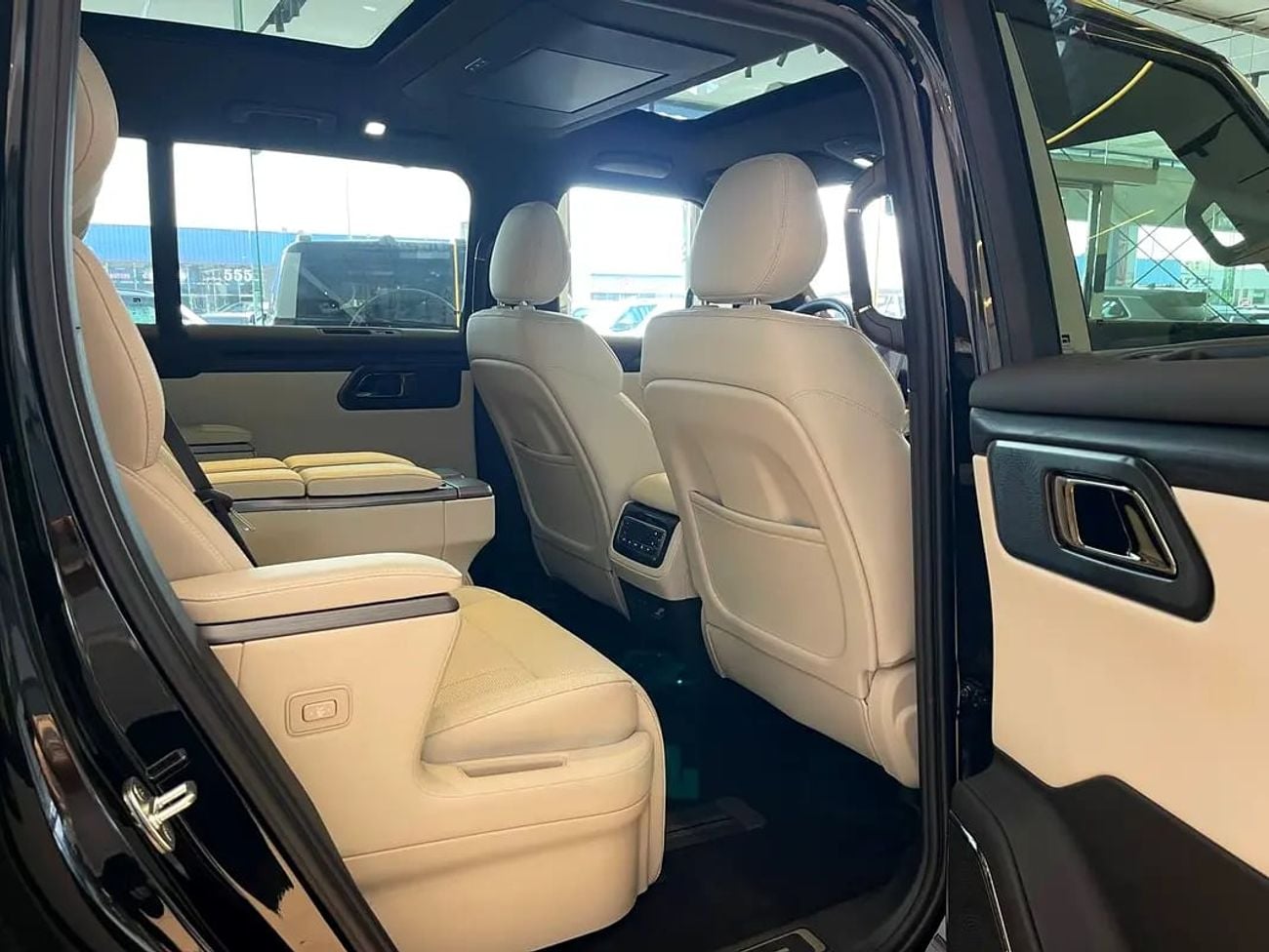 ROX 01 VIP / 6 SEATS / / KM / LONG RANGE / WARRANTY AND SERVICE CONTRACT 5 YEARS EVS