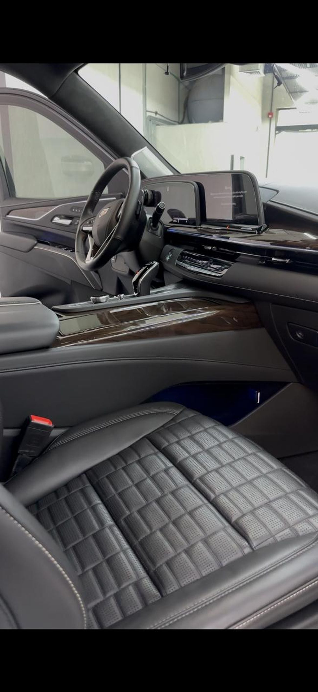 Cadillac Escalade PREMIUM LUXURY PLATINUM FULL SPEC