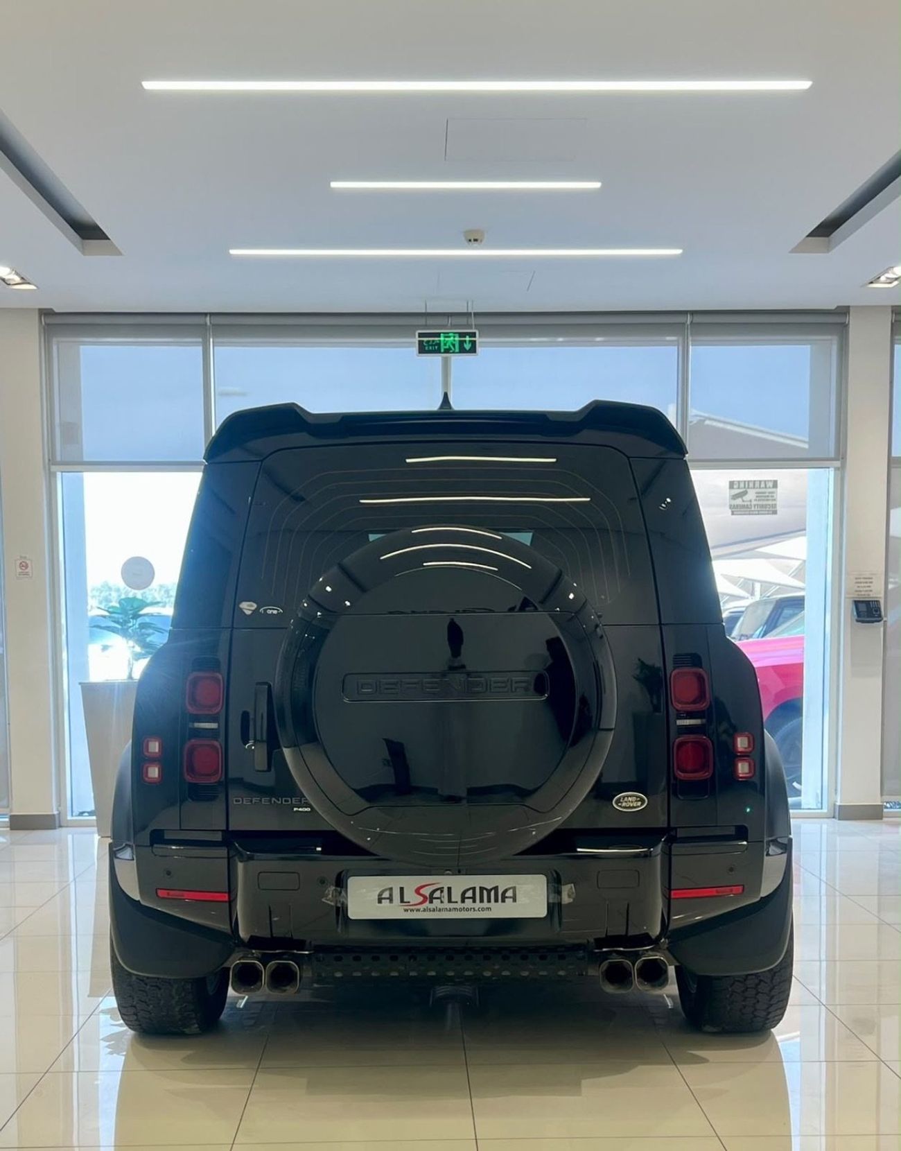 Land Rover Defender 110 X-DYNAMIC HSE P400