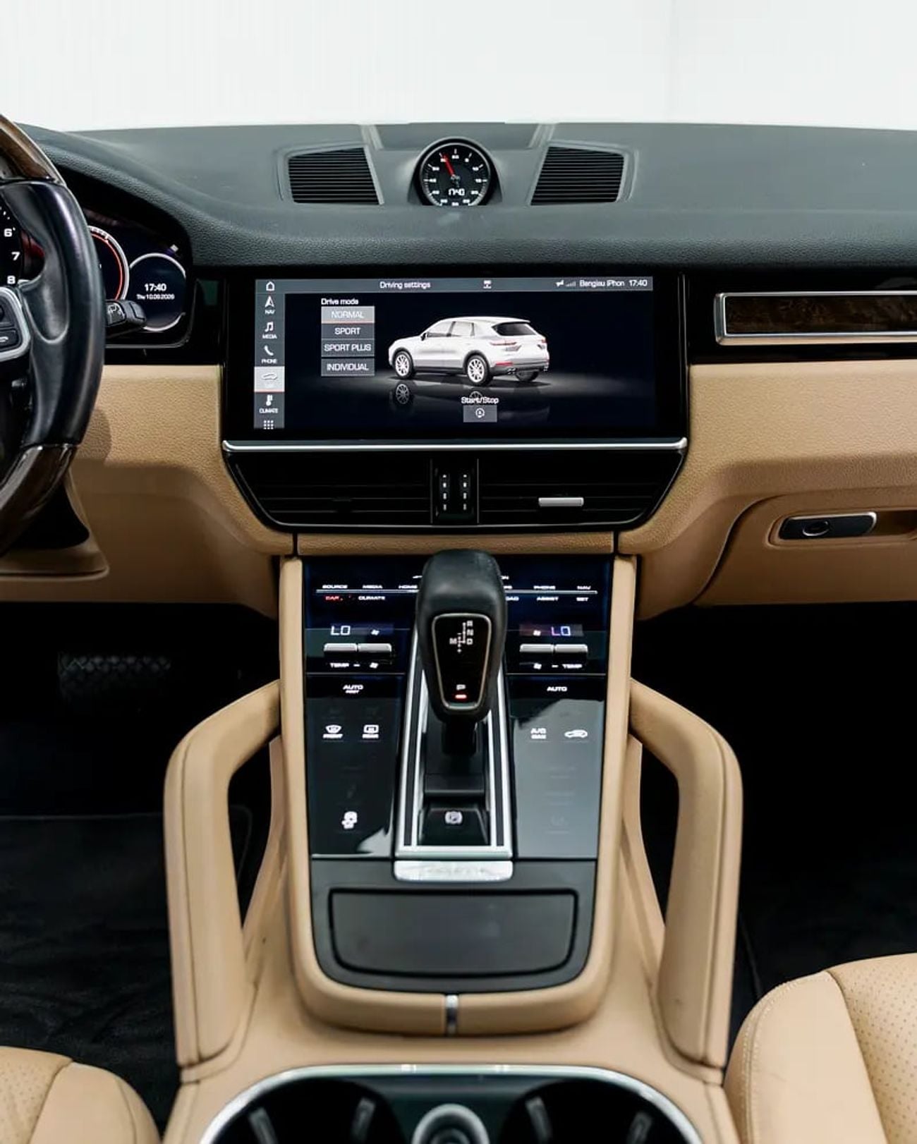 Porsche Cayenne STANDARD GCC