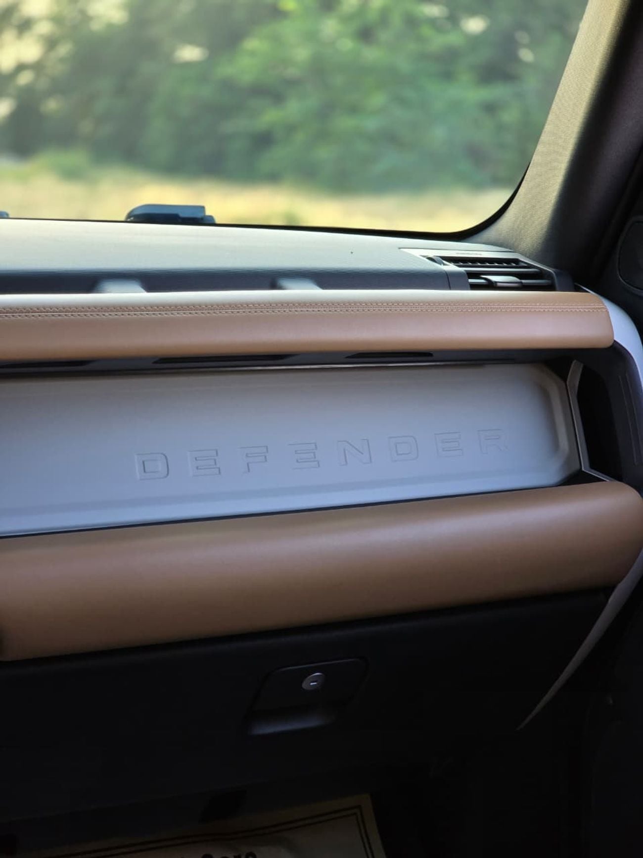 Land Rover Defender 110 HSE P400 Defender 110 2025 | GCC Specs | Brand New | Perfect condition | Under warrant