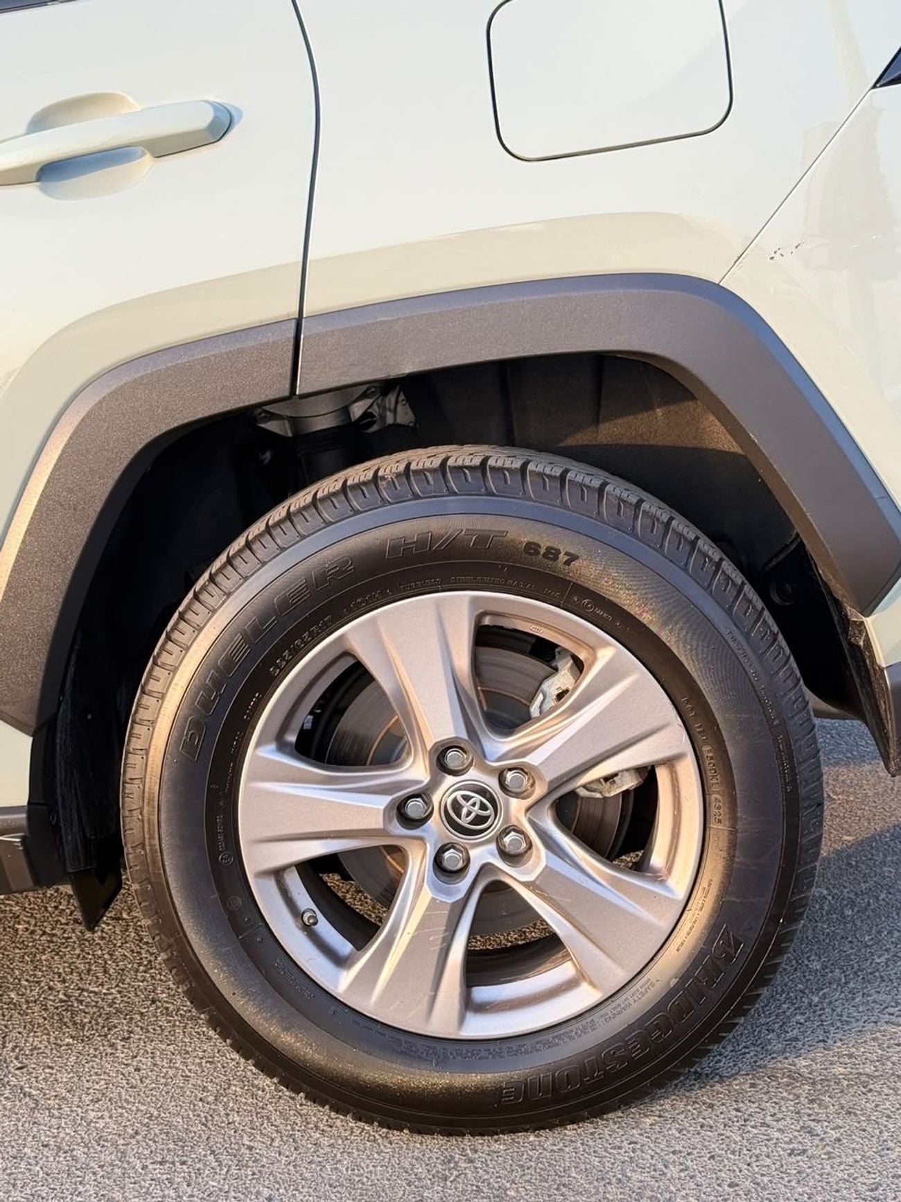 Toyota RAV4 EX RAV4 GCC 2023 model mid option