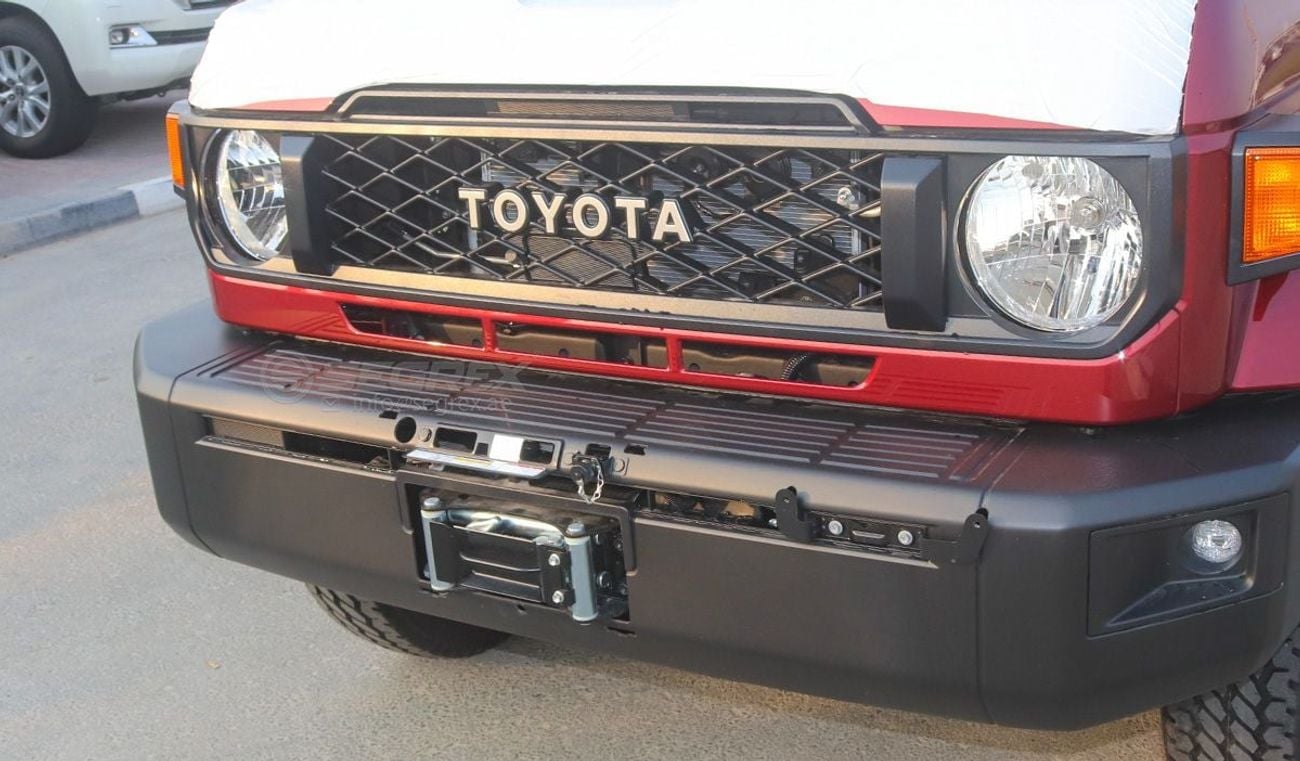 تويوتا لاند كروزر 70 Hardtop LC71 . 4.0L . Petrol . 4WD . 5-Speed Manual . 7 Serats . 3 Doors 2026 Model | For Export