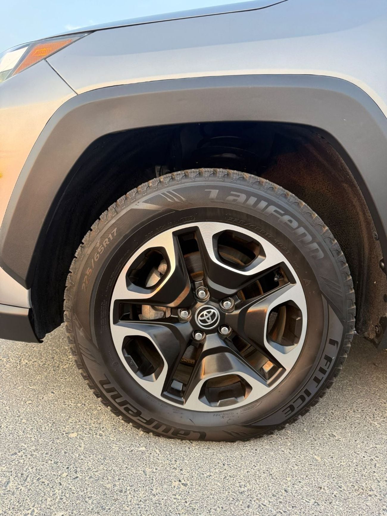 Toyota RAV4 LE 2022 TOYOTA RAV4 XLE MOONROOF 2.5L 4WD KM: 56000