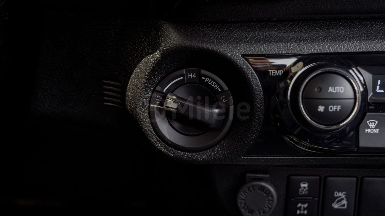 تويوتا هيلوكس GR SPORT TOYOTA HILUX DC