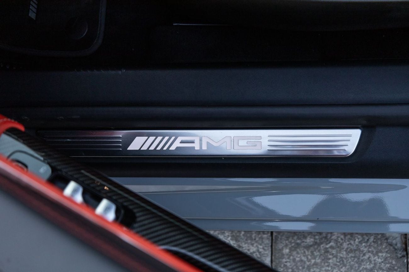 مرسيدس بنز SL 55 AMG 4ماتيك+ مرسيدس بنز SL55 AMG ثنائية التوربو 4Matic+ موديل 2022 بقوانين دول مجلس التعاون الخليجي | الضمان