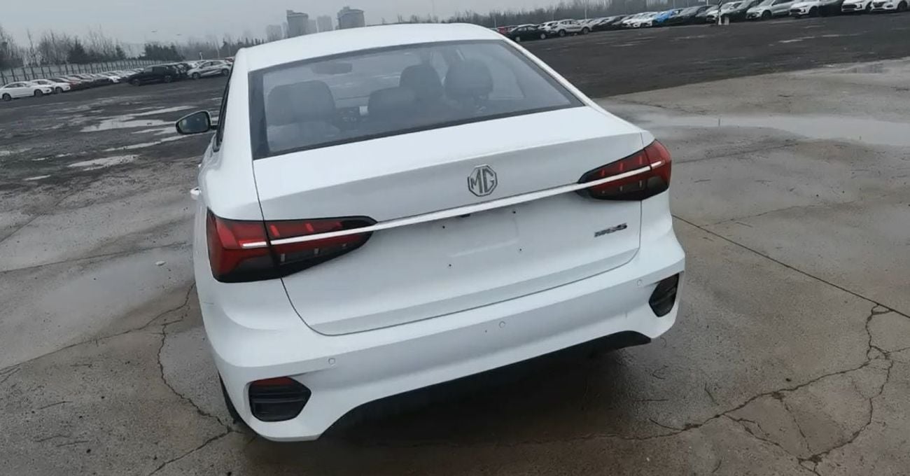 أم جي 5 Overseas version ,only be exported to Algeria Vehicles in stock at Nansha, China