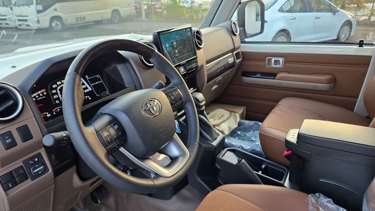 Toyota Land Cruiser Pick Up LX-Z1 AT 2025 TOYOTA LC79 LX-Z1 AT DC 2.8L T/DSL COLOR WHITE