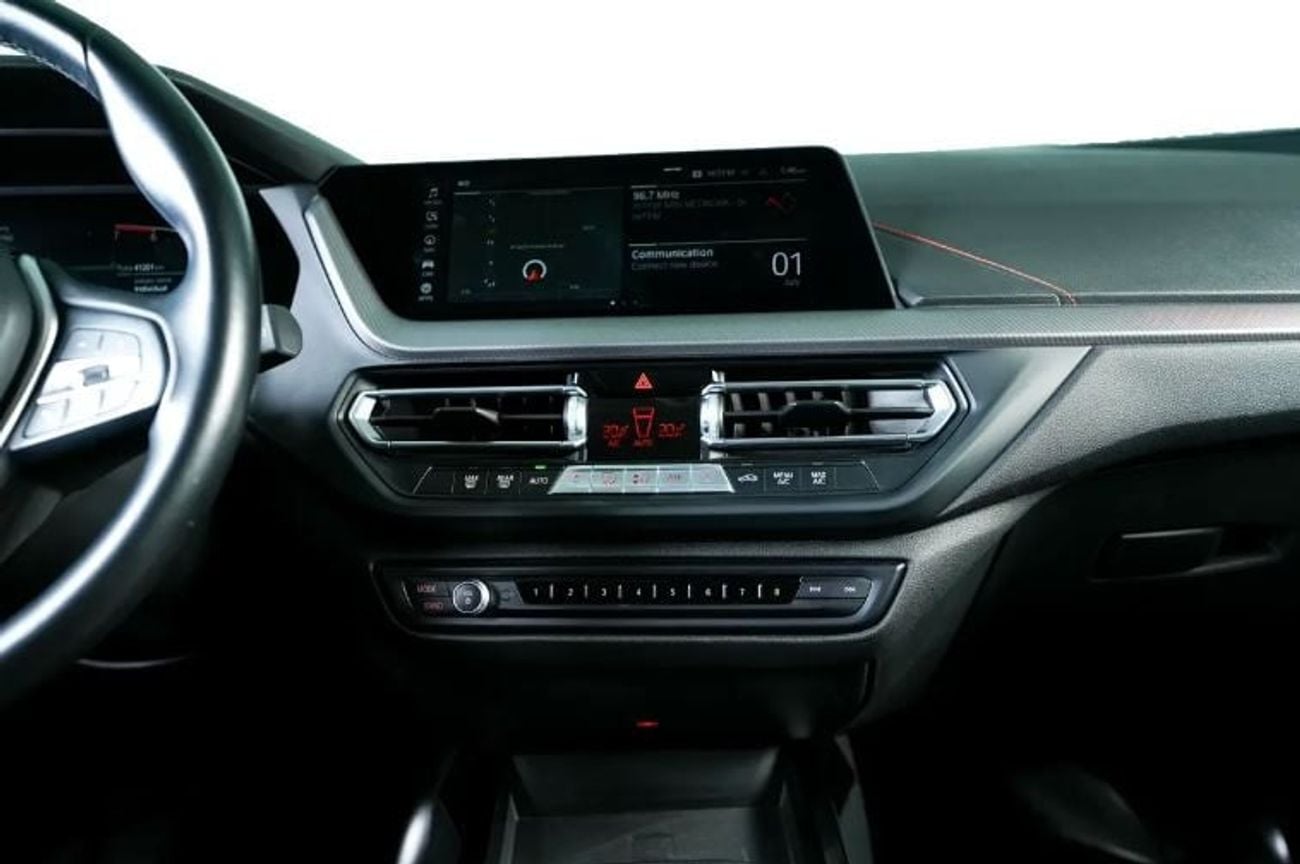 BMW 120i M SPORT