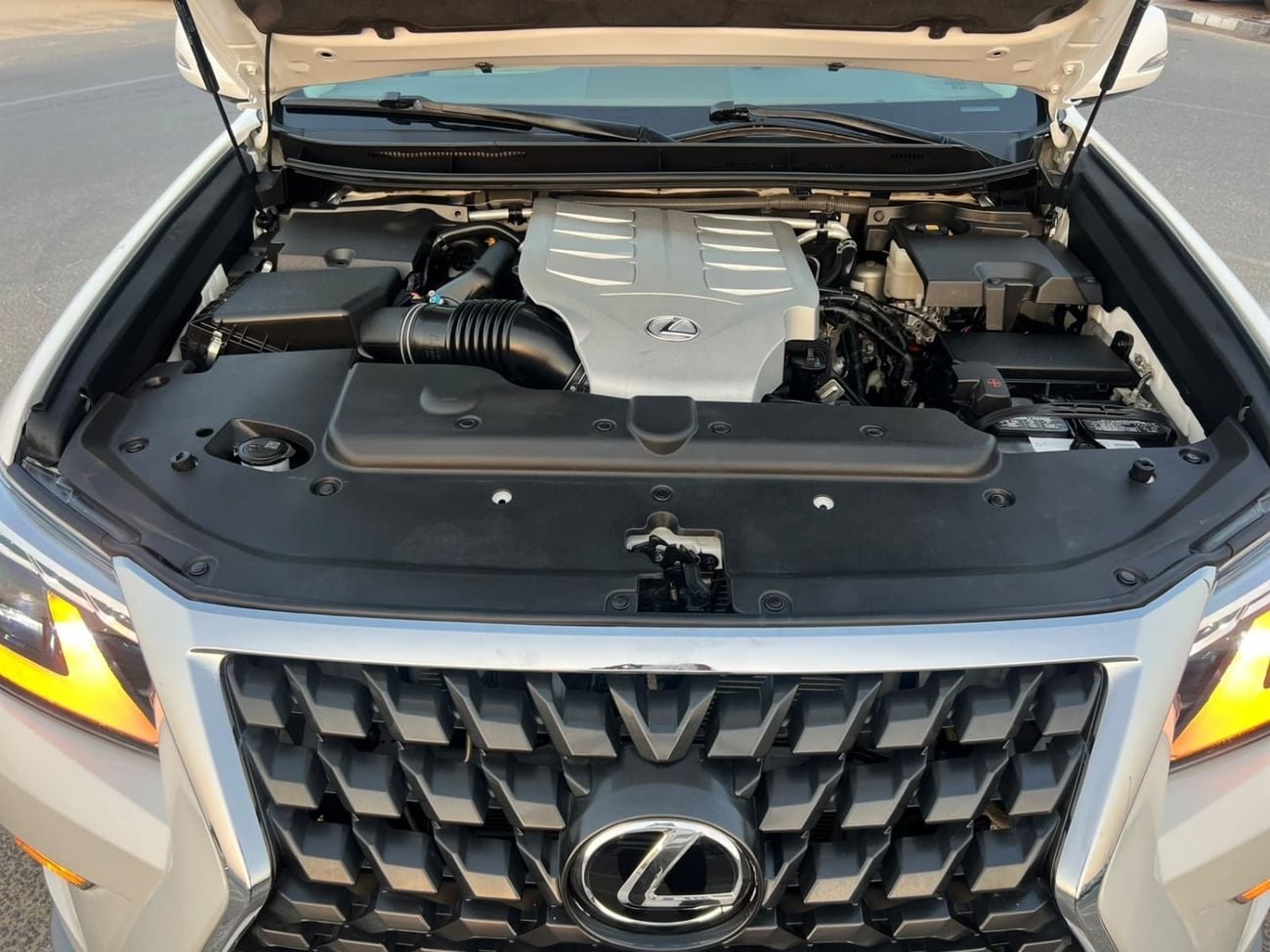Lexus GX460 2018 Lexus GX460 Full Option 4.6L V8 - Sunroof - Rear Camera & Sensor - Leather Seat - AWD 4x4