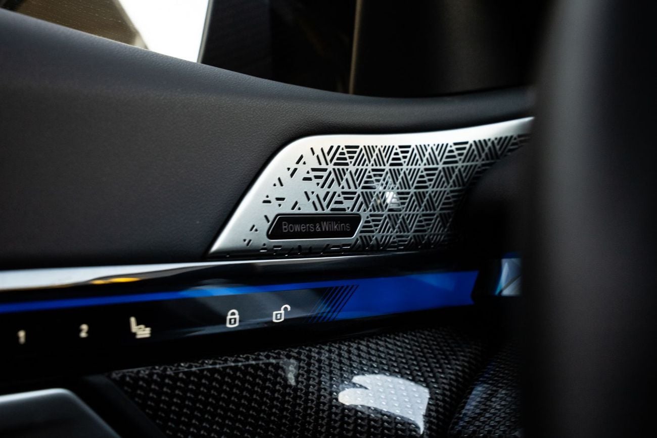 BMW M5 MASTERCLASS Touring 2025 GCC 4.4L Twin Turbo V8 PHEV Agency Warranty Full Service History 728hp