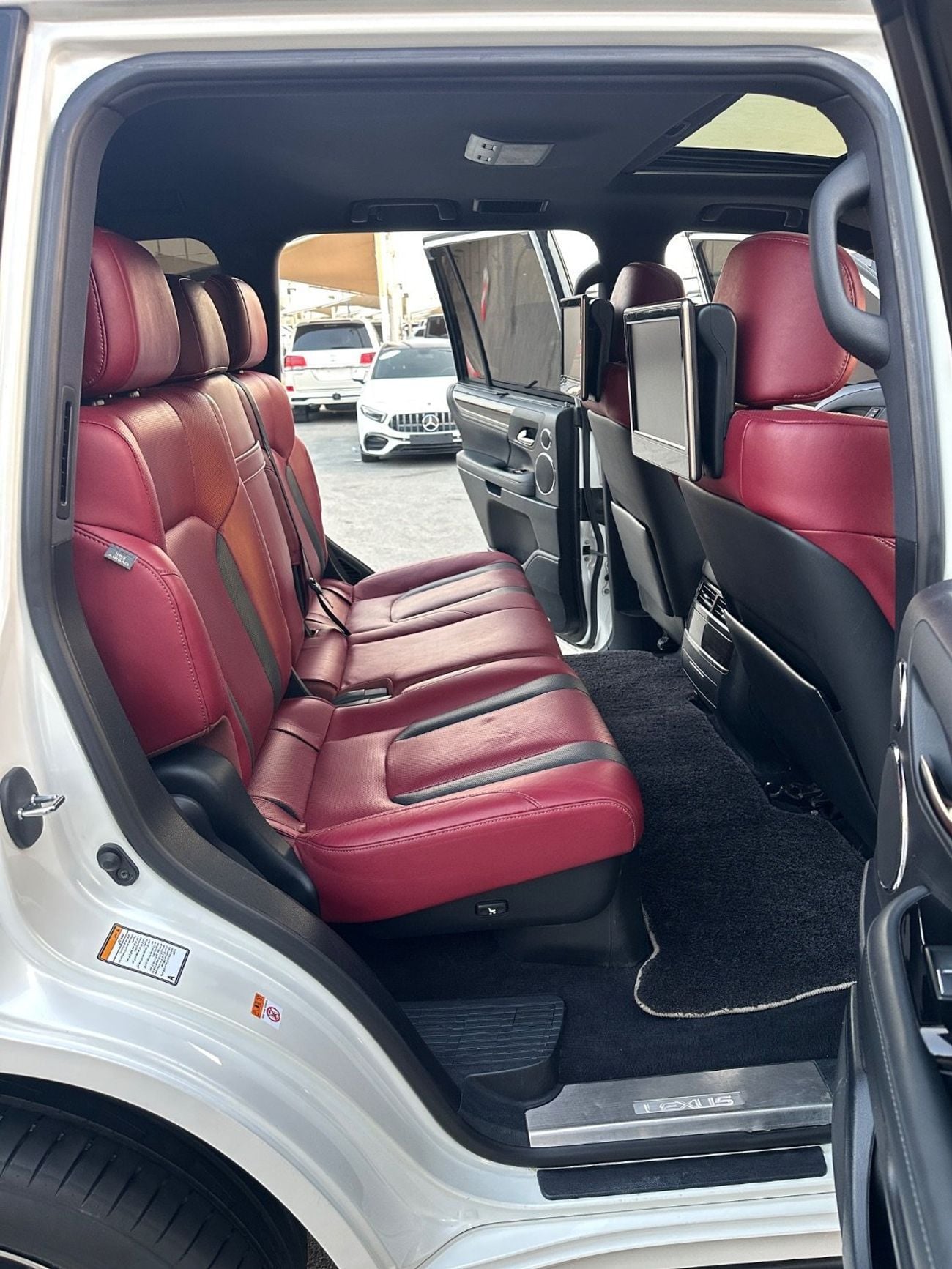 Lexus LX570 PLATINUM SIGNATURE