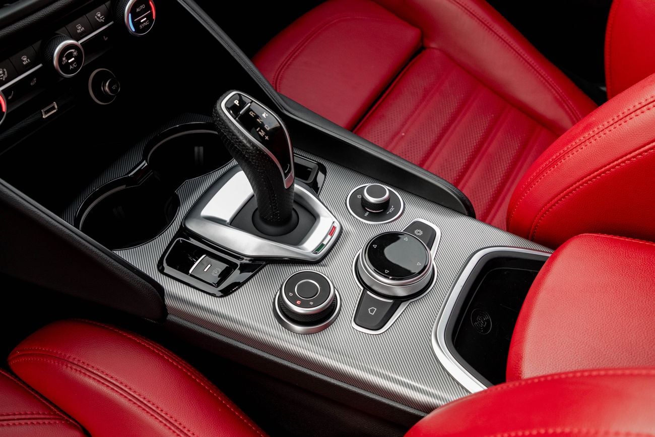 Alfa Romeo Giulia Veloce Giulia Veloce | 2,155 P.M | 0% Downpayment | LOW KM | WARRANTY!