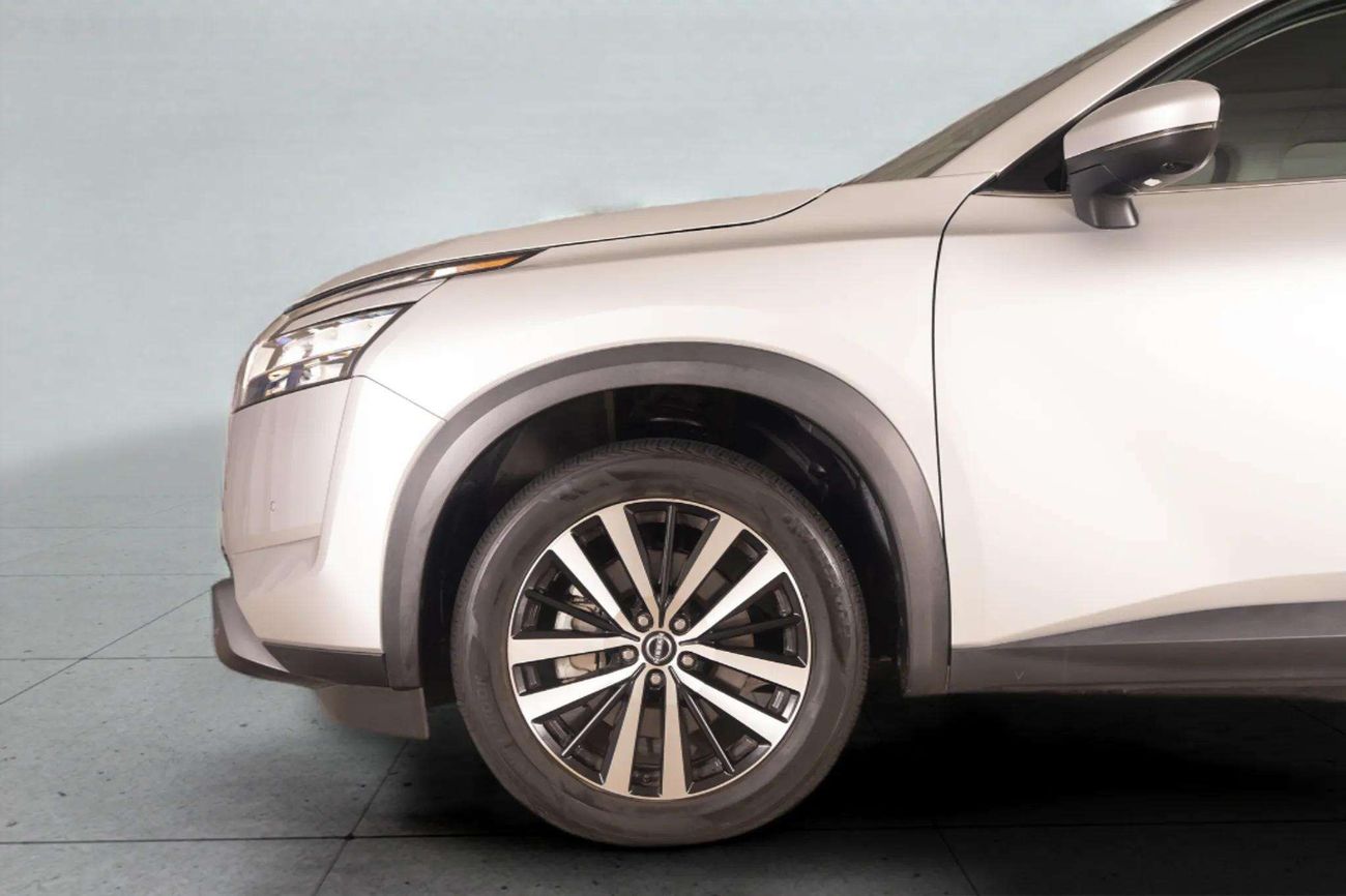 Nissan Pathfinder SV 3.5