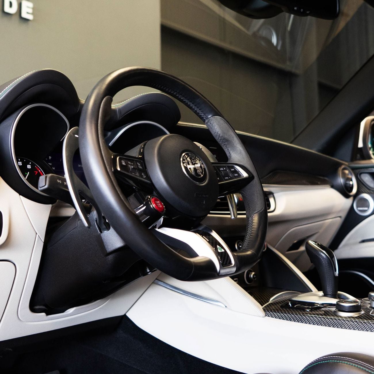 ألفا روميو ستيلفيو QUADRIFOGLIO 2,778 درهم إماراتي شهرياً • بدون دفعة أولى • ألفا روميو ستيلفيو كوادريفوليو • ضمان لمدة عام