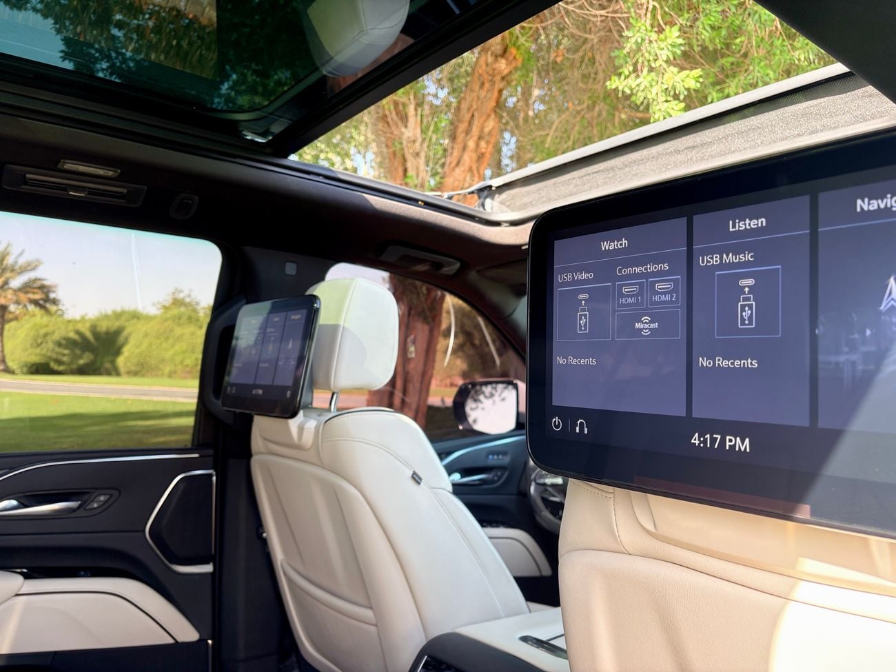 كاديلاك إسكاليد ESV PREMIUM LUXURY