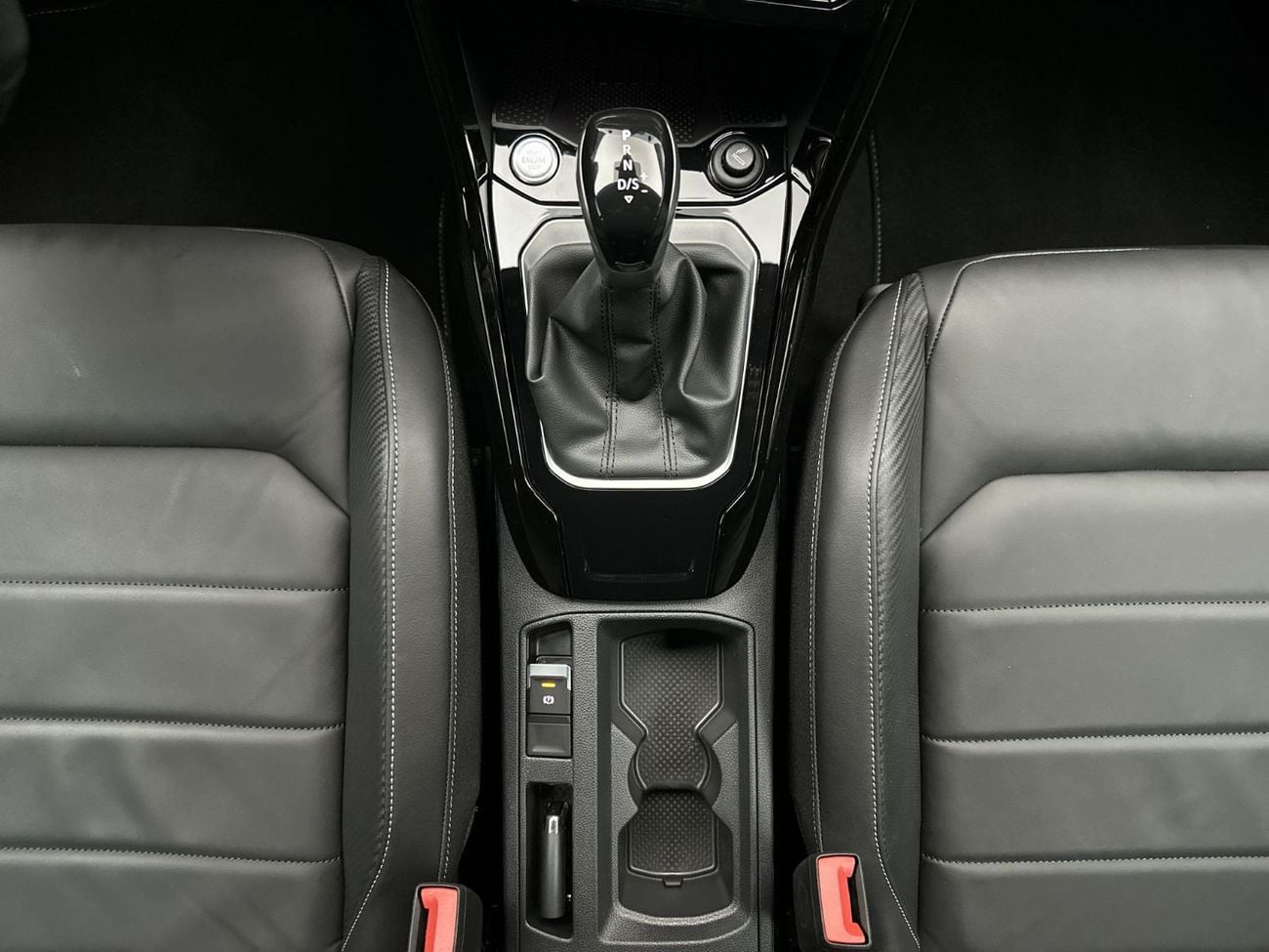 Volkswagen T-ROC LIFE T-Roc R-Line 1.4L | Navigation | Side Assist | Rear Camera