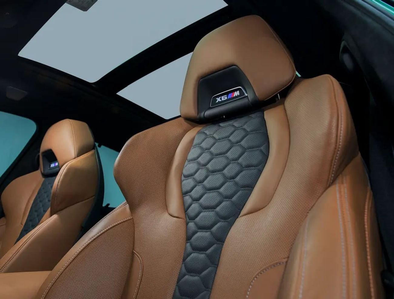 بي أم دبليو X6 M COMPETITION Delivery KM Like • Service Contract + Warranty until • GCC