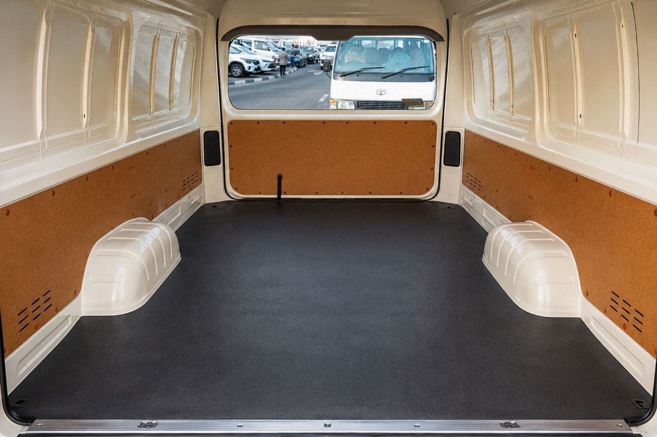 Toyota Hiace 2.7L Turbo Diesel, 4-Cylinder