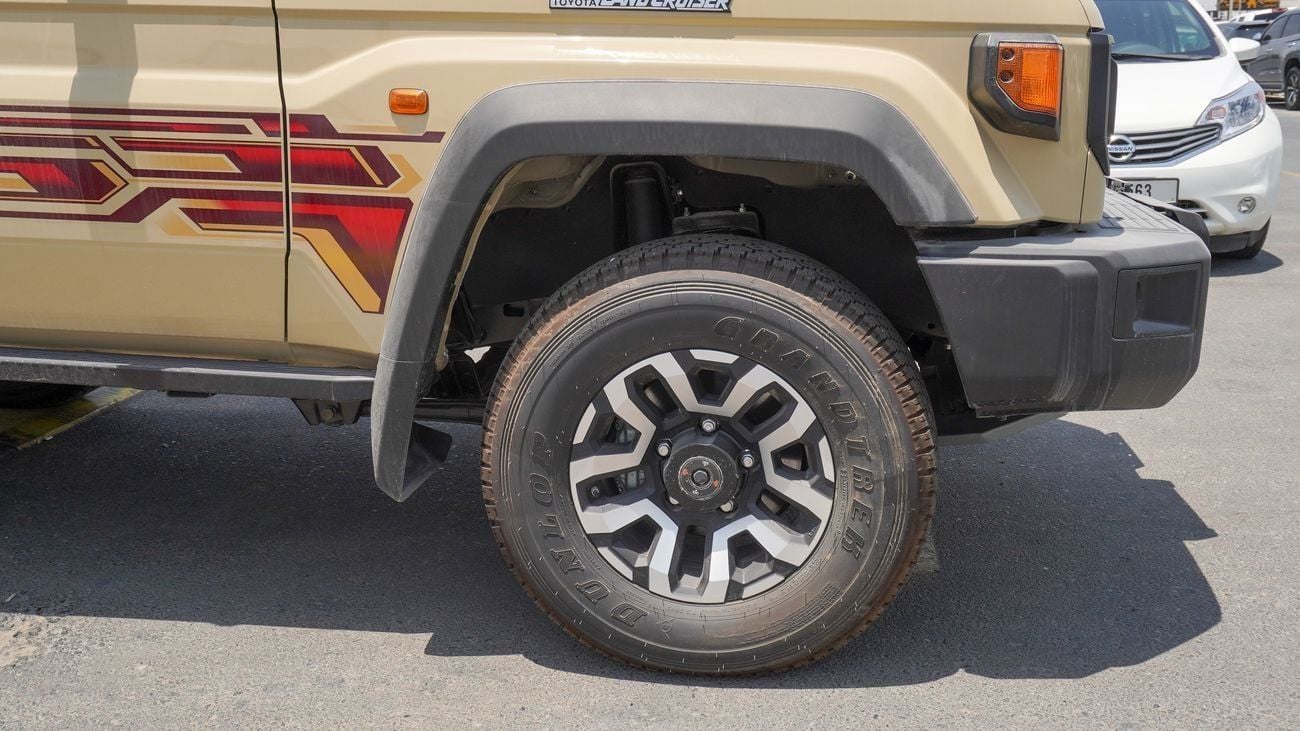 Toyota Land Cruiser 70 LX 4.0L V6 A/T