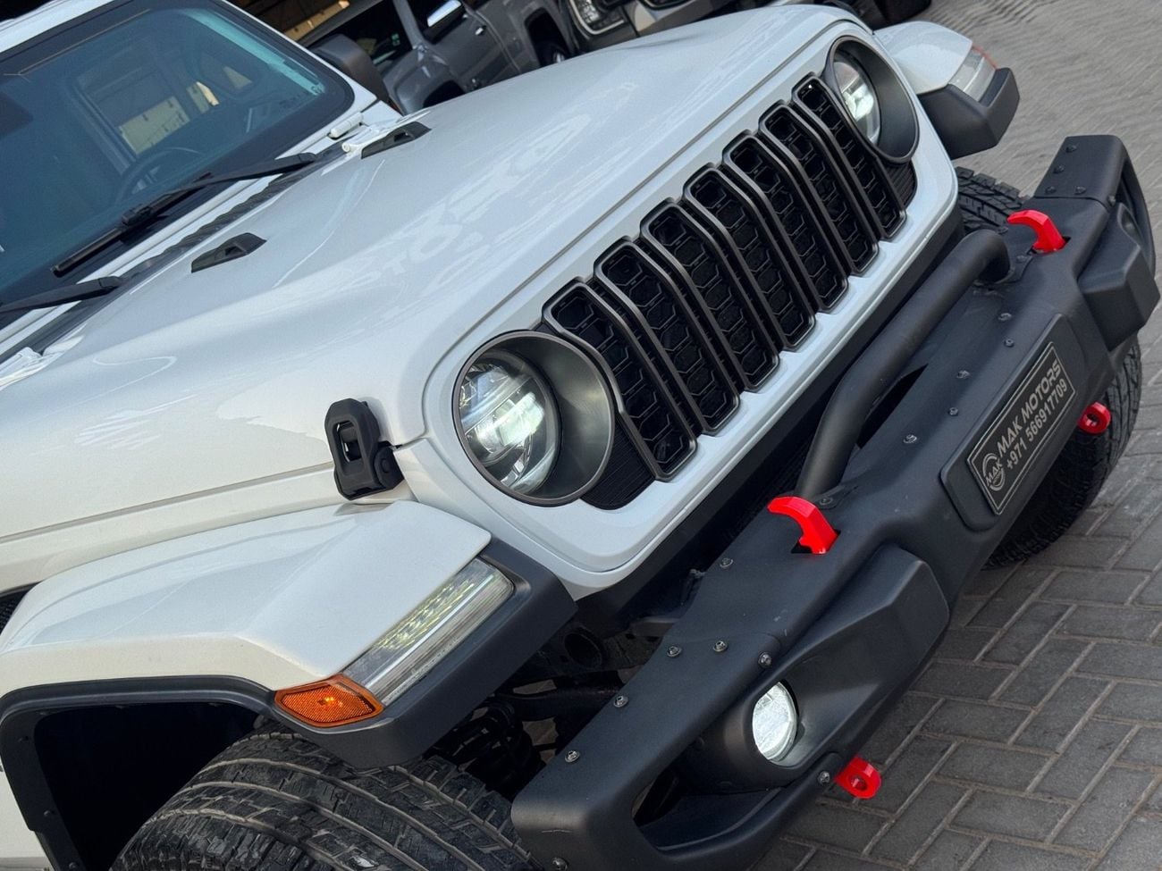 Jeep Wrangler SAHARA CITY SHARA V6 3.6L / BLIND SPOT / LEATHE / FULL SUSPENSION HORICON / 315 TIRES/ AND MORE..