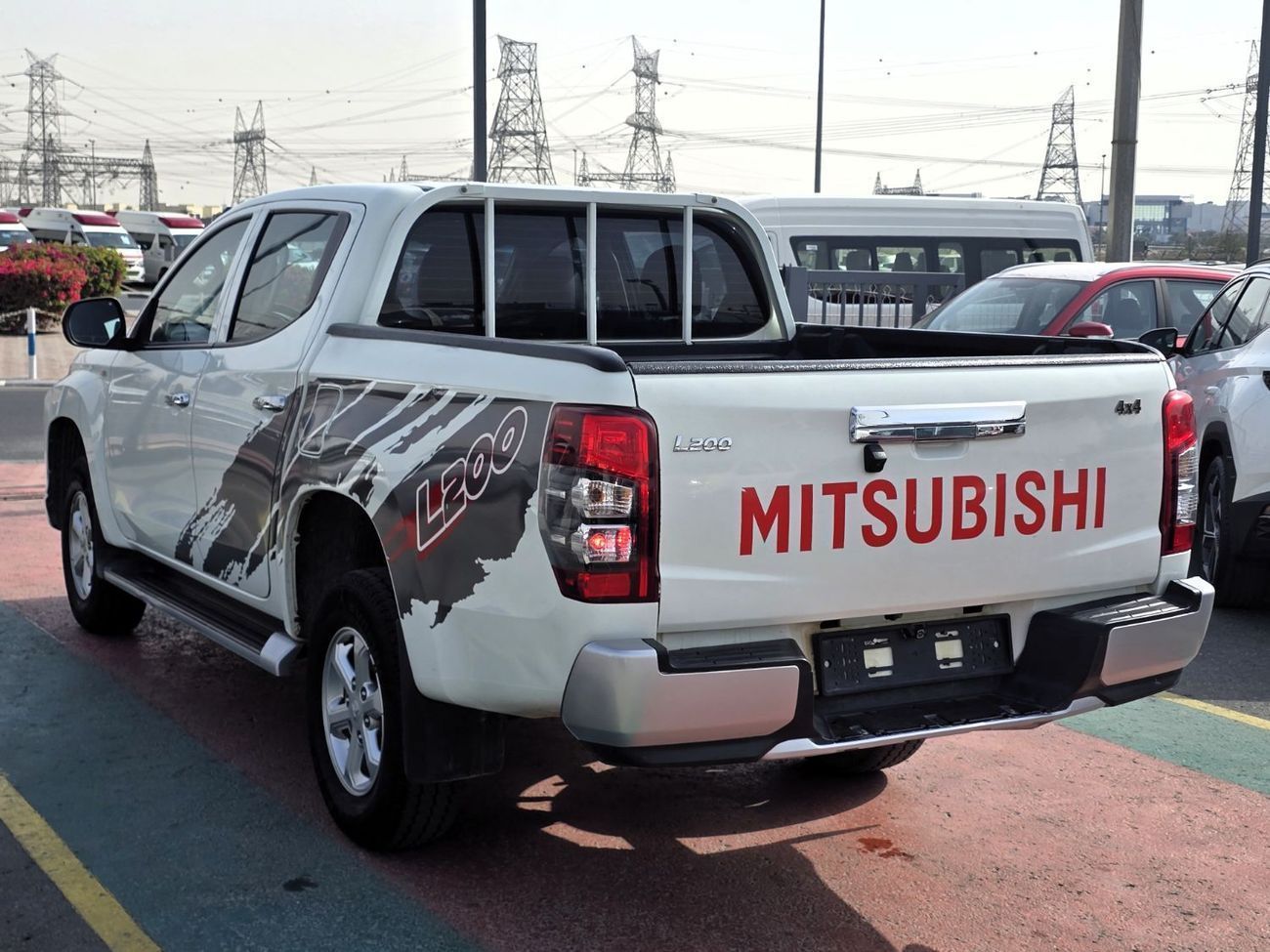 Mitsubishi L200 GLX TOP Used Mitsubishi L200 2.4L Petrol M/T 4*4 GCC White Color 2022 Model