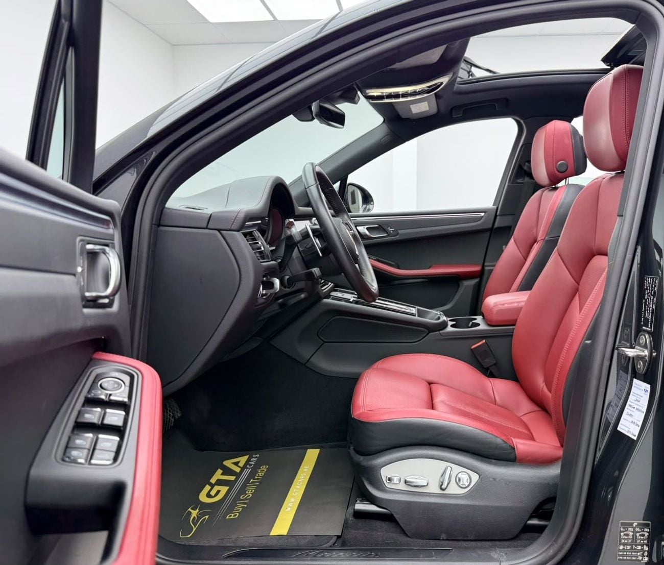Porsche Macan STANDARD 2022 Porsche Macan, 2027 Porsche Warranty, Full Porsche Service History, Fully Loaded, GCC