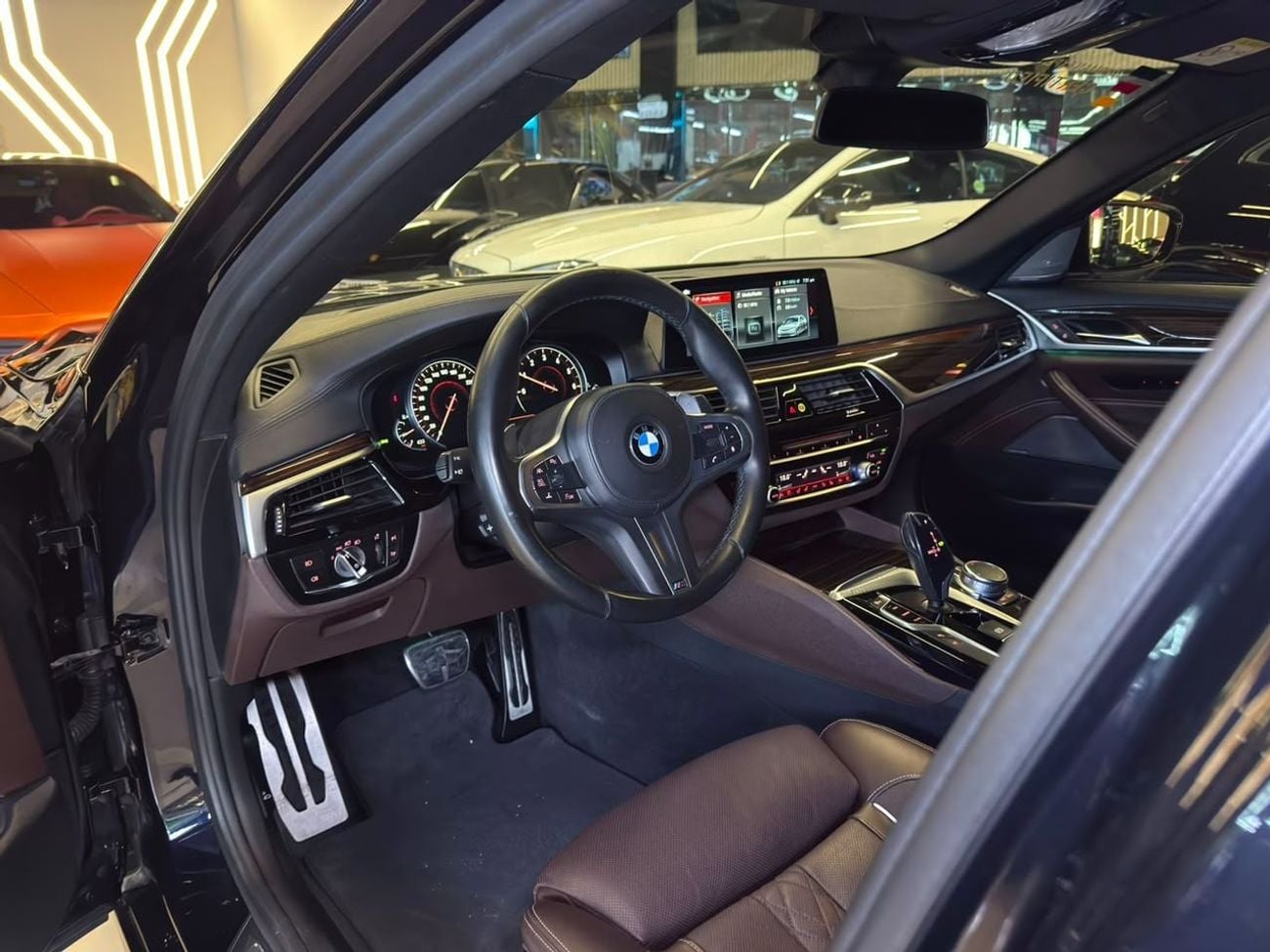 بي أم دبليو 530i M SPORT بي إم دبليو 530i M سبورت موديل 2017 | مواصفات خليجية | حالة جيدة