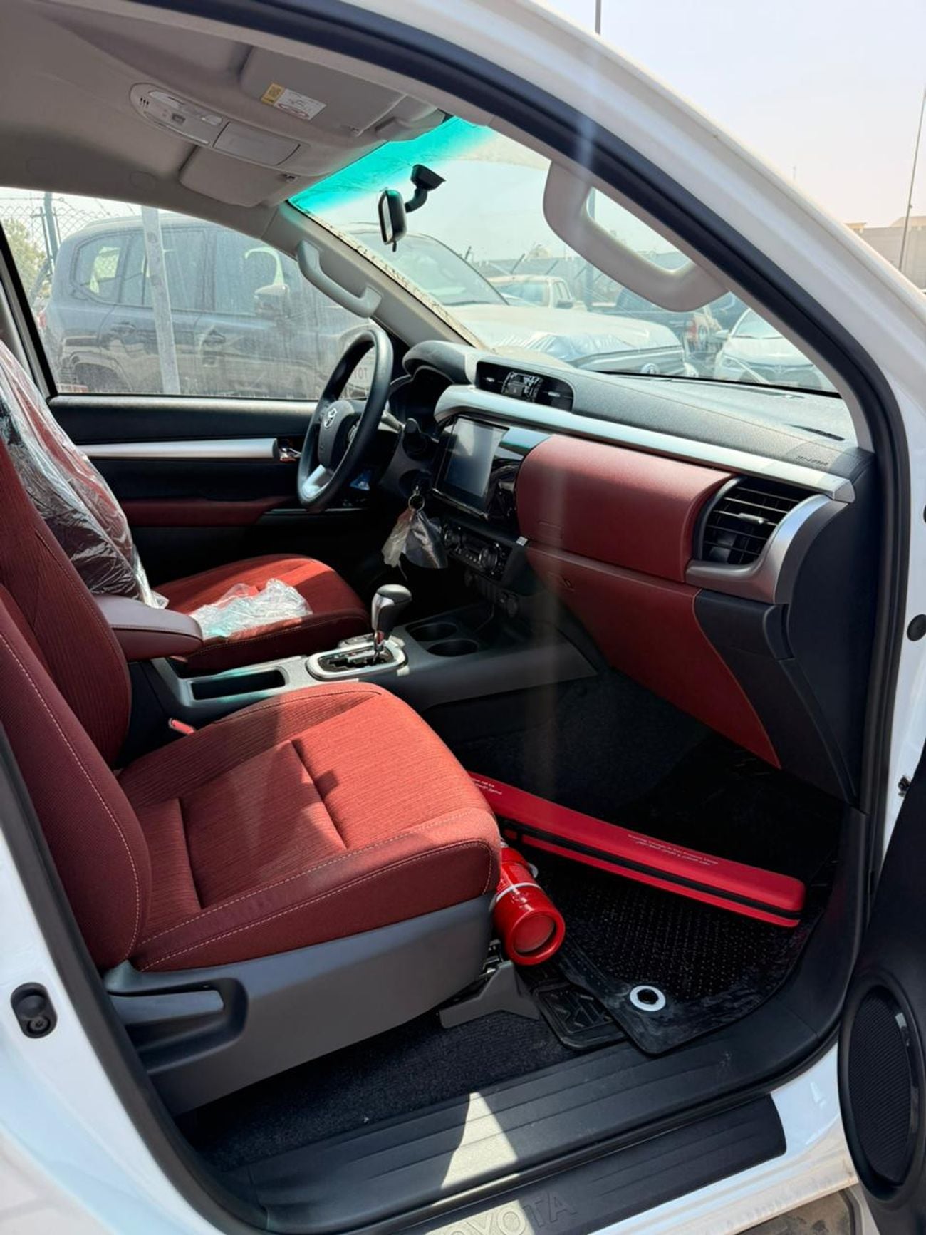Toyota Hilux SR5 Toyota Hilux Petrol Automatic 4x4