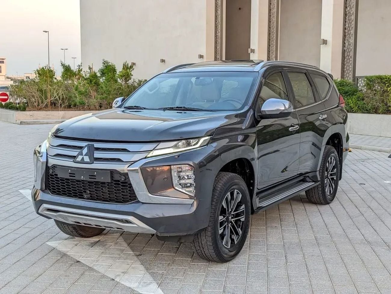 Mitsubishi Montero Sport GLS PREMIUM TOP LINE 4WD KM 43125 PRICE 69000