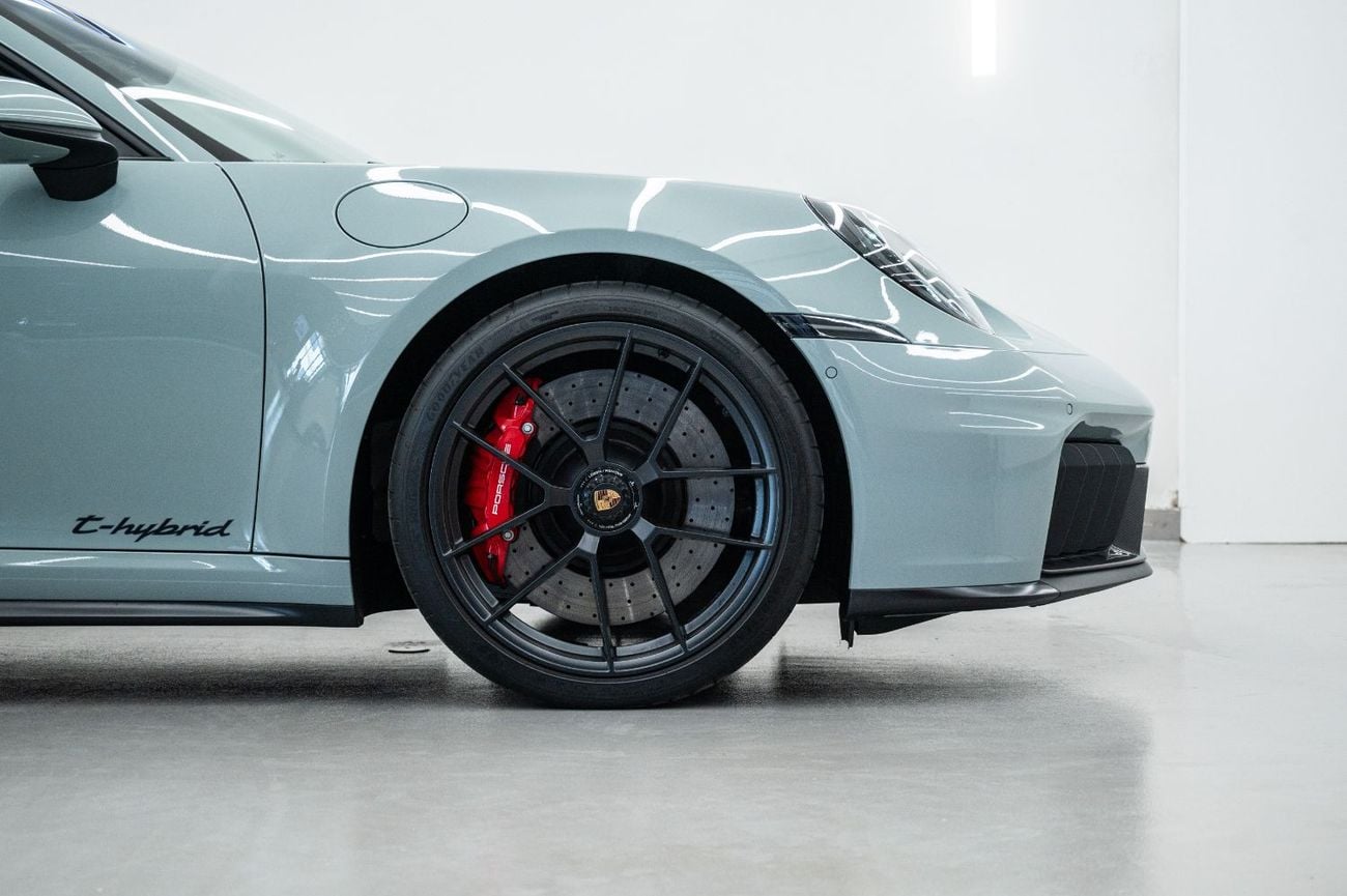Porsche 911 TARGA 4GTS GCC Specs | Warranty | As Brand New Condition