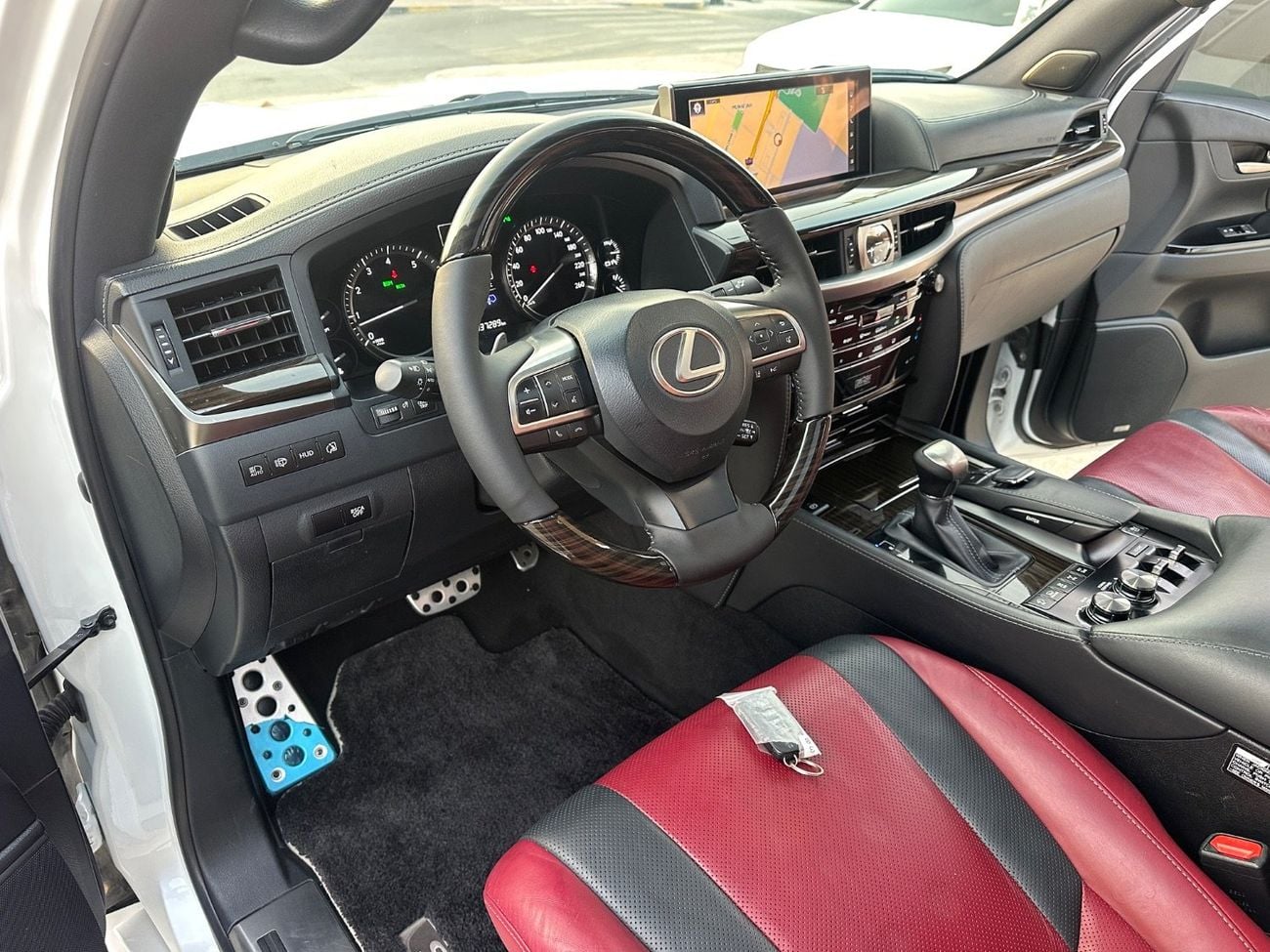 Lexus LX570 SIGNATURE