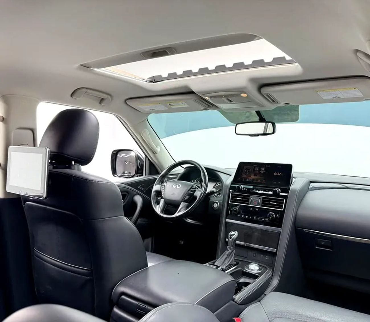 Infiniti QX80 LUXE, Warranty, Full Service History, 7 Seater, GCC