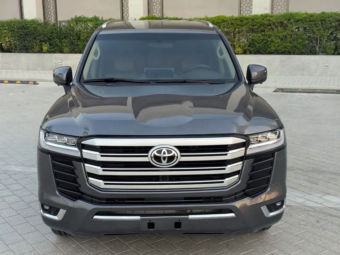 Toyota Land Cruiser GXR GCC specs Facelifted 2025 V6 4.0L Excellent Condition