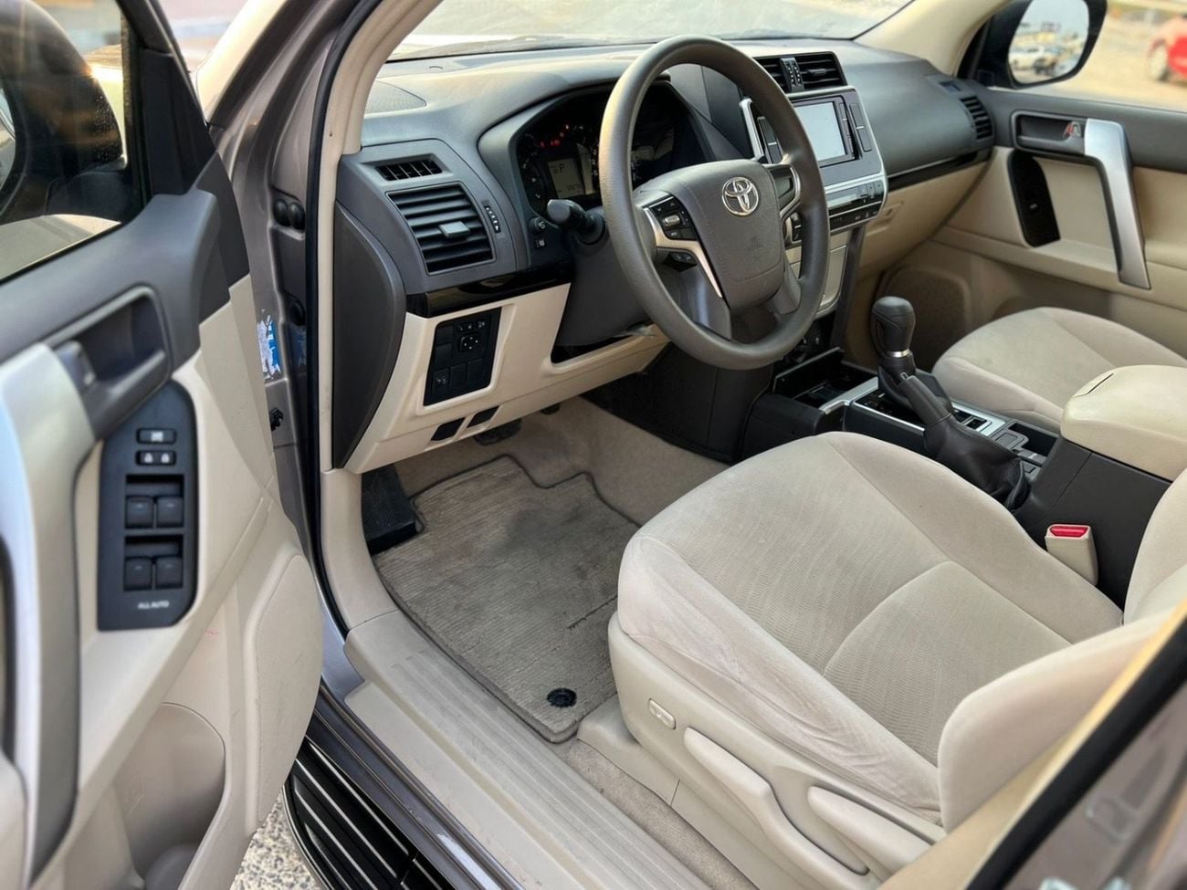 Toyota Prado TX-L 2022 Toyota Prado TX 2.7L V4- AWD 4x4 - No accident - 2 key Rear Sensor -