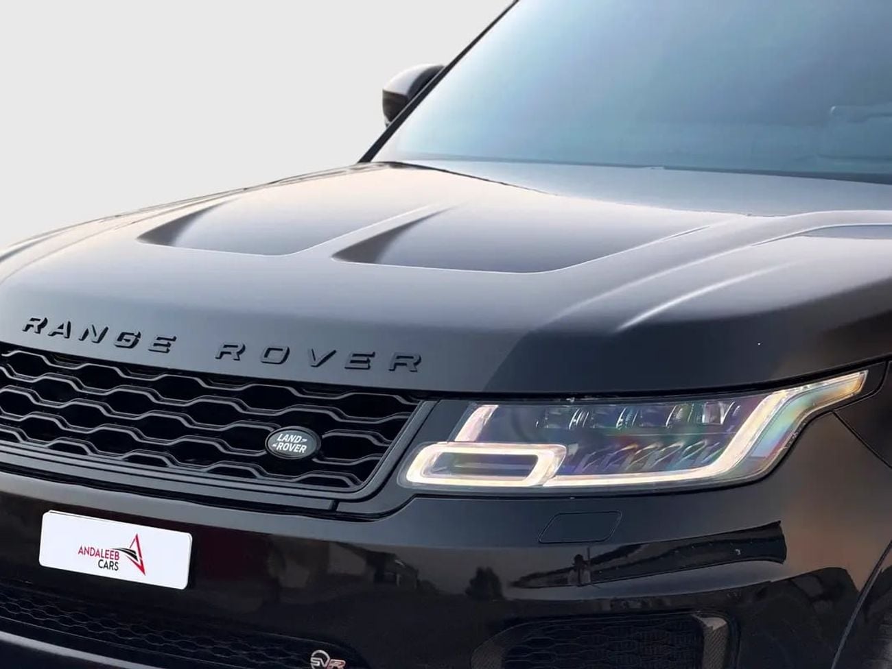 Land Rover Range Rover Sport SVR | 5.0L SUPERCHARGED V8 | 575 HP | GCC | | ORIGINAL PAINT