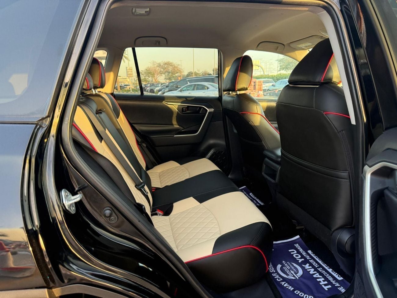 Toyota RAV4 LE AUTOMATIC PETROL SUV/CROSSOVER. ALL WHEEL DRIVE 5 SET CANADIAN SPECIFIC