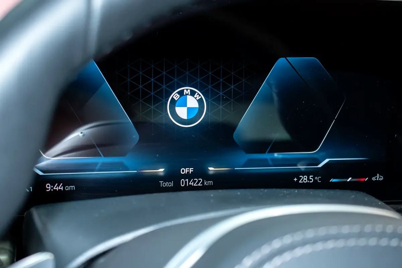 BMW X7 xDrive40i Luxury M Sport Package 7 Seats+5000 Extra color