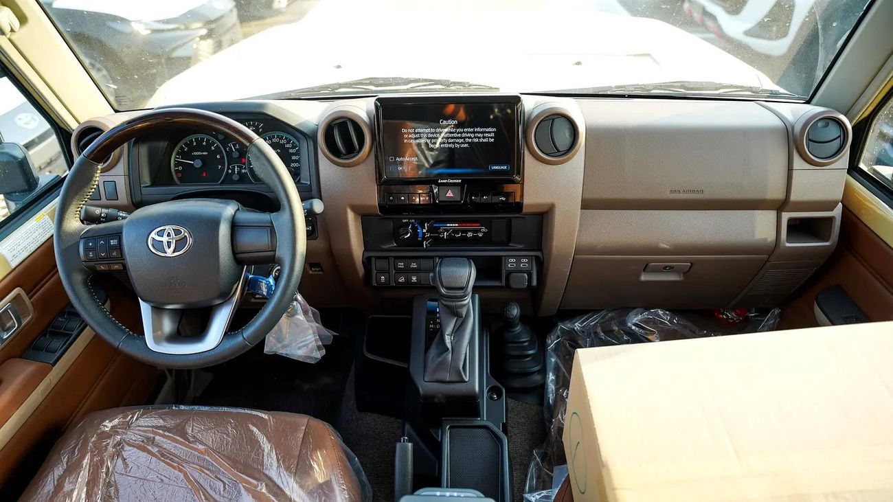 Toyota Land Cruiser 70 LC76 LX 4.0L A/T GCC Specs SAUDI
