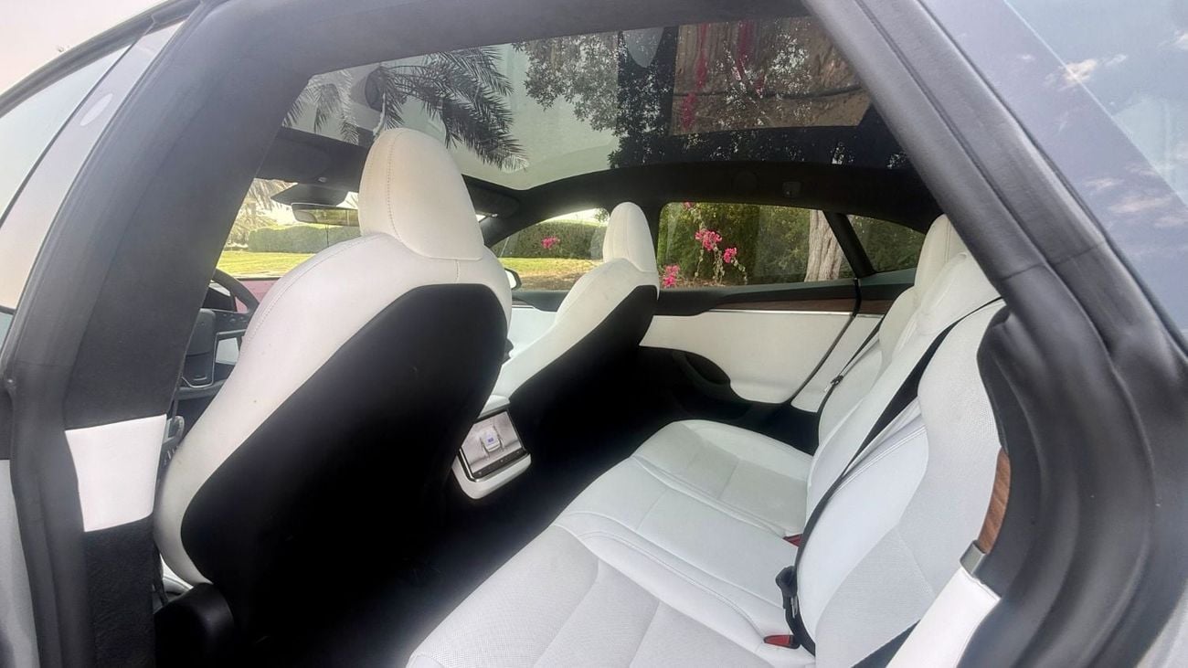 Tesla Model S LONG RANGE