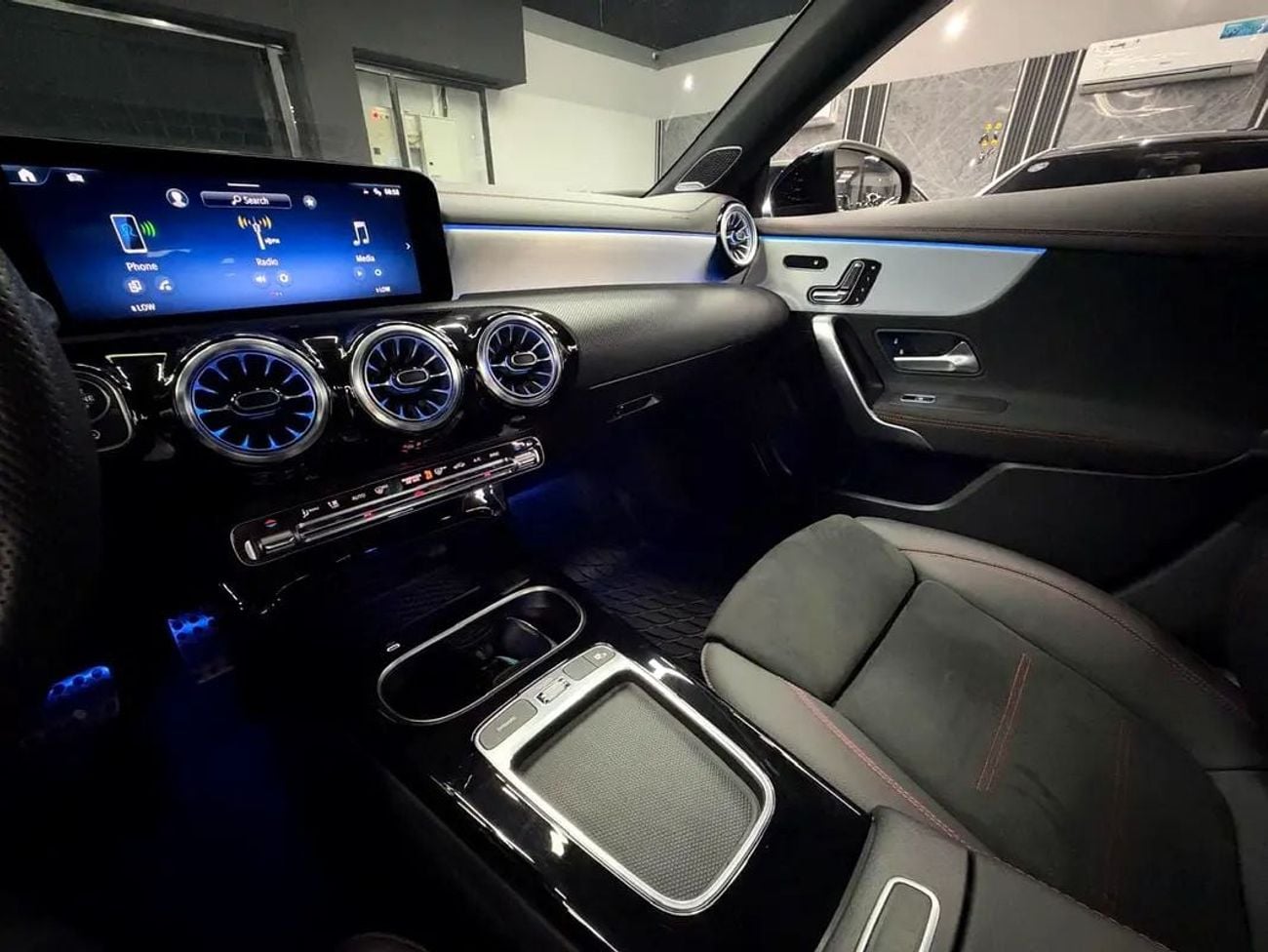 Mercedes Benz CLA250 PREMIUM